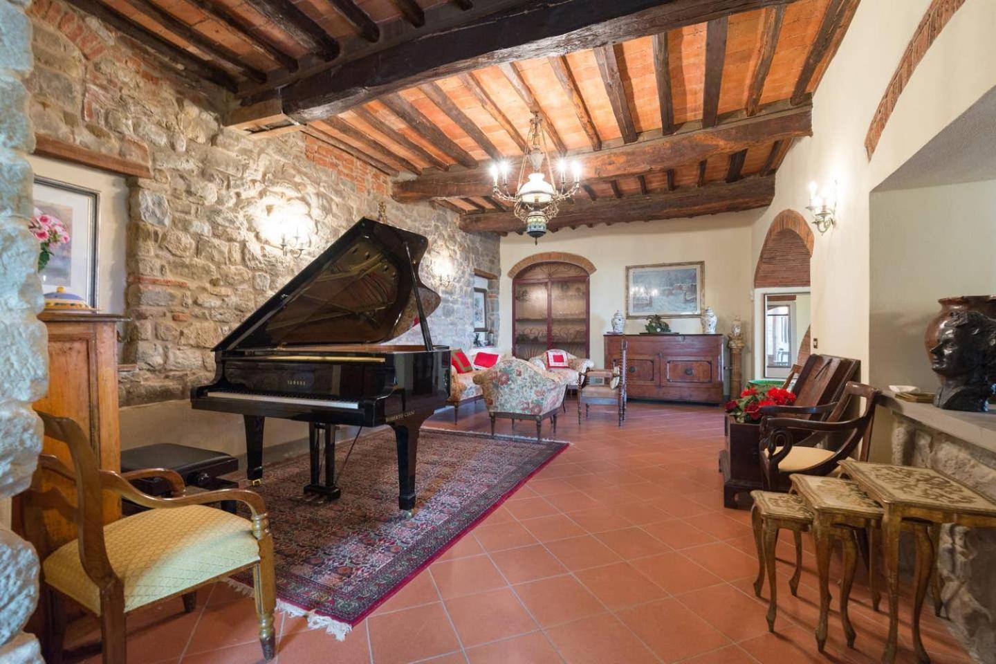 Agriturismo Fattoria Celle Фильине-Вальдарно Номер фото